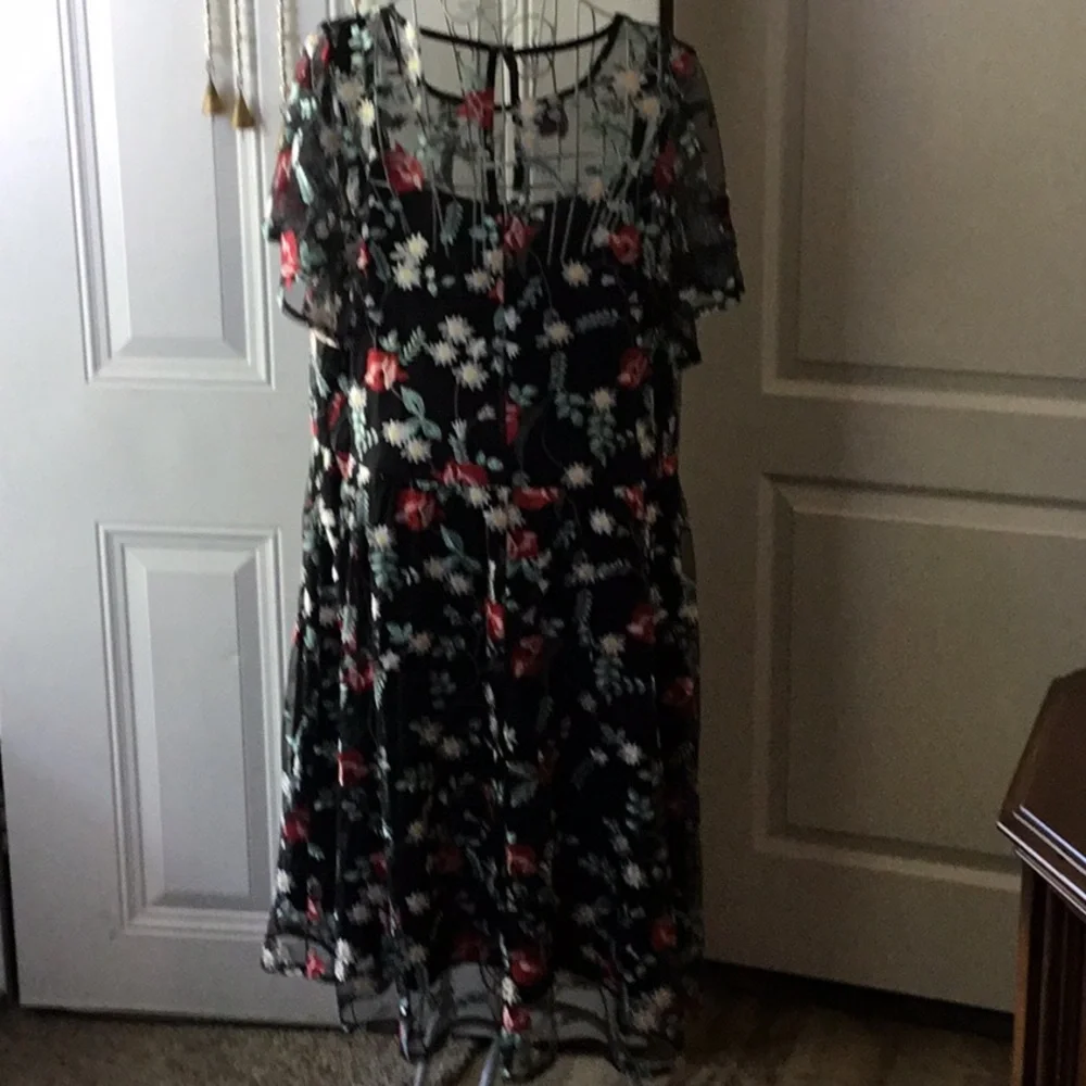 Lane Bryant Black and Pink Flutter Sleeve Midi Sundress - Picture 3 of 4